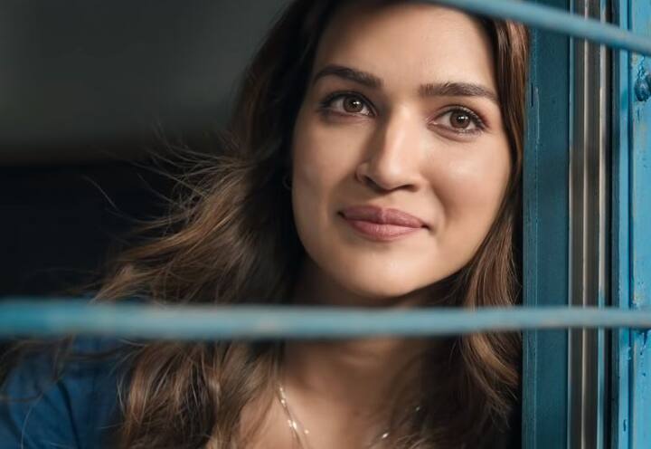 ਬਾਲੀਵੁੱਡ ਅਦਾਕਾਰ ਅਕਸ਼ੇ ਕੁਮਾਰ, ਕ੍ਰਿਤੀ ਸੈਨਨ ਤੇ ਜੈਕਲੀਨ ਫਰਨਾਂਡੀਜ਼ ਦੀ ਫਿਲਮ ਬੱਚਨ ਪਾਂਡੇ ਦਾ ਟ੍ਰੇਲਰ ਰਿਲੀਜ਼ ਹੋ ਗਿਆ ਹੈ। ਇਸ ਧਮਾਕੇਦਾਰ ਟ੍ਰੇਲਰ 'ਚ ਪਹਿਲੀ ਵਾਰ ਅਕਸ਼ੇ ਦਾ ਅਜਿਹਾ ਖ਼ਤਰਨਾਕ ਲੁੱਕ ਨਜ਼ਰ ਆਇਆ ਹੈ।