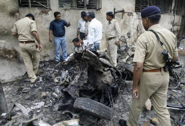 Ahmedabad serial blasts case There was a conspiracy to assassinate former Chief Minister Modi બોંબ વિસ્ફોટના દોષિતોએ તત્કાલિન CM મોદીની હત્યાનું કાવતરુ ઘડ્યુ હતું