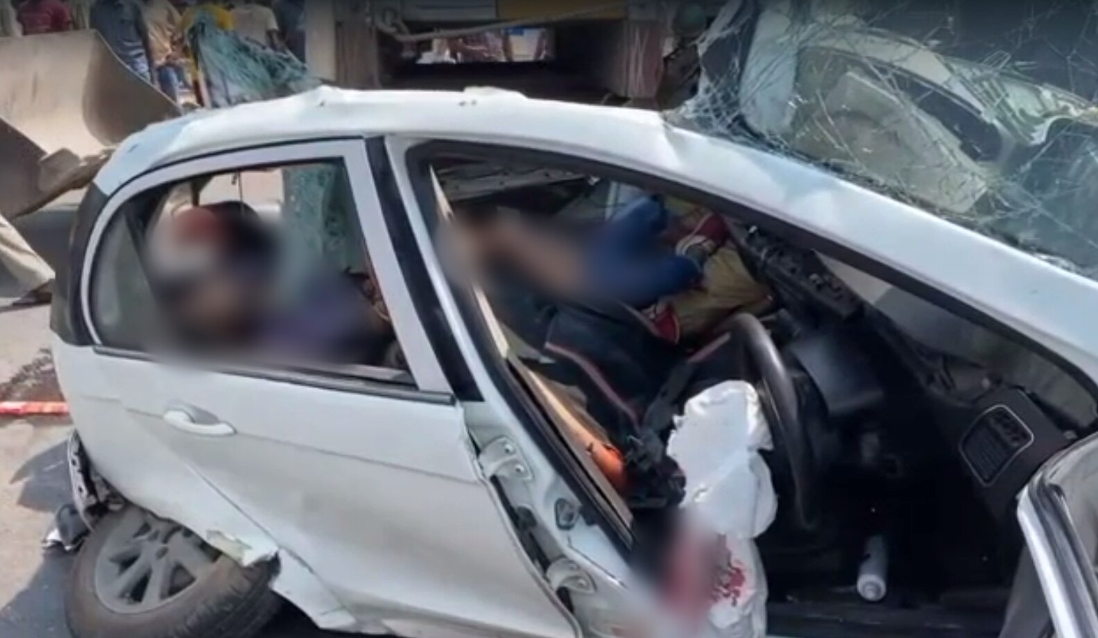 Chittoor Road Accident: చంద్రగిరిలో ఘోర రోడ్డు ప్రమాదం లారీని ఢీకొట్టిన కారు, నలుగురు మృతి