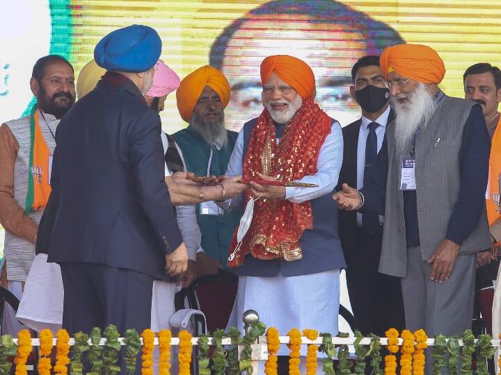 पीएम मोदी के निशाने पर सत्तारूढ़ कांग्रेस के साथ आम आदमी पार्टी (आप) और अकाली दल रही.