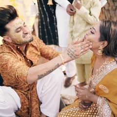 Afsana Khan Wedding: अफसाना खान पर चढ़ा प्यार का रंग ! पंजाबी सिंगर करने जा रही हैं शादी, हल्दी सेरेमनी की तस्वीरें आईं सामने