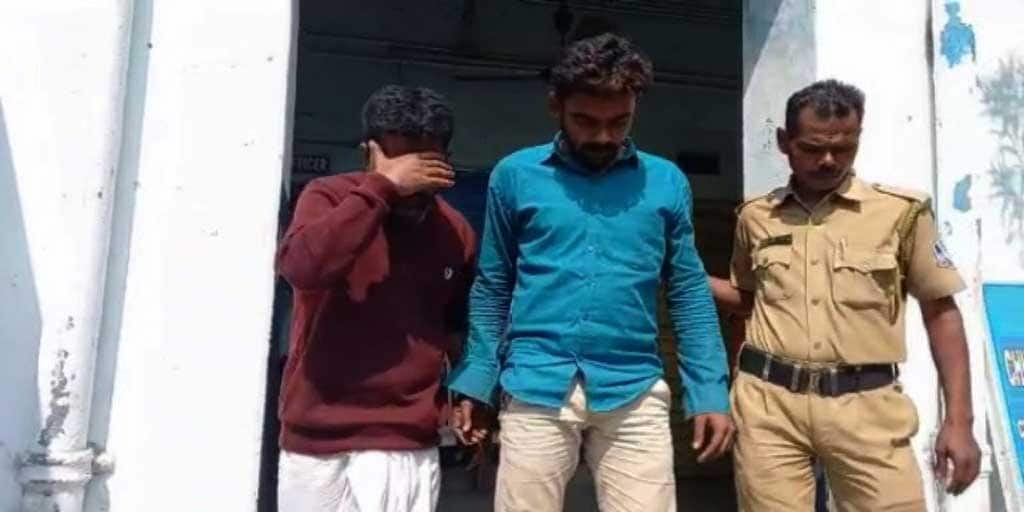 Hooghly: দুষ্কৃতীদের সঙ্গে ছক করে বাড়িওয়ালার ঘরে ডাকাতি! গ্রেফতার ভাড়াটে সহ ৫ Hooghly: Tenant arrested in charge of connection with robbers in Bandel Hooghly: দুষ্কৃতীদের সঙ্গে ছক করে বাড়িওয়ালার ঘরে ডাকাতি! গ্রেফতার ভাড়াটে সহ ৫