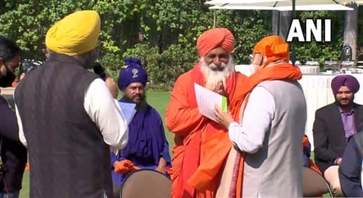 PM Modi meets senior Sikh leaders Sant Balbir Singh Seechewal ਪੀਐਮ ਮੋਦੀ ਵੱਲੋਂ ਵੱਡੇ ਸਿੱਖ ਲੀਡਰਾਂ ਨਾਲ ਮੁਲਾਕਾਤ