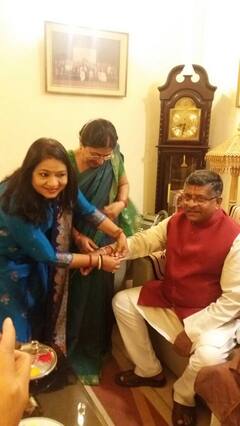 Daughters Of Politicians: पिता और पति दोनों नेता, फिर भी राजनीति से दूर रहीं ये महिलाएं