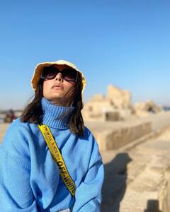 Hina Khan Egypt Vacation: हिना खान इजिप्ट में कर रही हैं जमकर मस्ती, थक-हार के जमीन पर बैठे भी दे डाले कई पोज