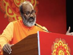 Yati Narasinghanand: जेल से बाहर आए यति नरसिंहानंद, वसीम रिजवी की रिहाई की मांग को लेकर भूख हड़ताल पर बैठे