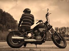 Bike Tips: बाइक के फ्यूल टैंक में पानी भरा तो हो जाएंगे परेशान, अभी जान लें बचने का तरीका