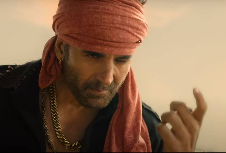 ਅਕਸ਼ੇ ਕੁਮਾਰ ਦੀ ਫਿਲਮ 'ਬੱਚਨ ਪਾਂਡੇ' ਦਾ ਟ੍ਰੇਲਰ ਅੱਜ ਰਿਲੀਜ਼ ਹੋ ਗਿਆ ਹੈ। ਇਹ ਫਿਲਮ 18 ਮਾਰਚ ਨੂੰ ਰਿਲੀਜ਼ ਹੋ ਰਹੀ ਹੈ। ਫਿਲਮ ਵਿੱਚ ਕ੍ਰਿਤੀ ਸੈਨਨ ਤੇ ਜੈਕਲੀਨ ਰੋਮਾਂਟਿਕ ਵੀ ਮੁੱਖ ਭੂਮਿਕਾਵਾਂ ਵਿੱਚ ਹਨ।