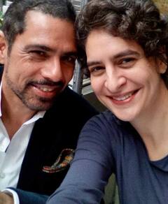 Priyanka Gandhi Robert Vadra Photos: 25वीं सालगिरह पर रॉबर्ट वाड्रा ने पत्नी प्रियंका के साथ शेयर की खूबसूरत तस्वीरें, यहां देखें