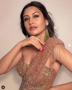 ટીવી સ્ટાર સુરભીએ પારદર્શક ડ્રેસમાં પાથર્યા કામણ, જુઓ તસવીરો