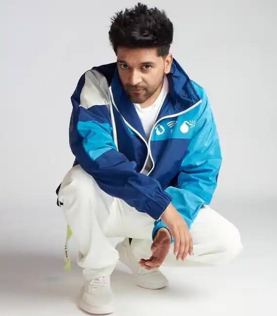 मशहूर पंजाबी और बॉलीवुड सिंगर गुरु रंधावा एक गाने के लिए करीब 15 लाख चार्ज करते हैं.