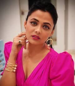 In Pics : खासच दिसते, झकास हसते! गुलाबी रंगात प्रार्थना बेहरेचा मधाळ अंदाज