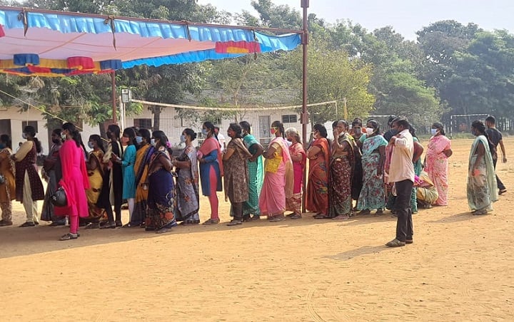 TN Urban Local Body Election 2022 Voting: 3'o clock update Urban local body Election 2022: முந்திய தர்மபுரி; மந்த நிலையில் சென்னை: 3 மணி நிலவரம் இதுதான்!!