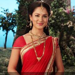 TV पर मां पार्वती का किरदार निभाने वाली Puja Banerjee हैं असल जिंदगी में बेहद हसीन, अदाएं भी खूब नमकीन