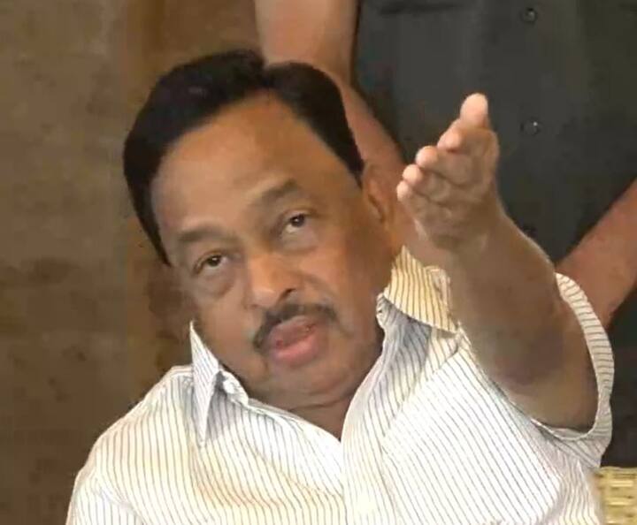 आम्हाला कोणी राजकारण शिकवू नये. मी कोणाच्या पोटावर मारले नाही