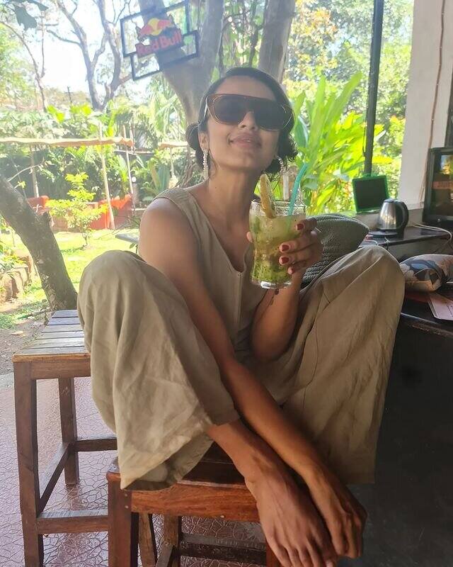 ఆ తరువాత 'లవర్స్', 'కేరింత', 'ఐస్ క్రీమ్' వంటి సినిమాల్లో నటించింది.  (Photo Courtesy-Tejaswi Madivada/Instagram)