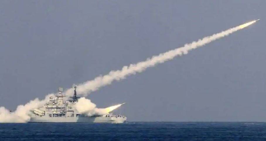 US postpones its ballistic missile launch amid Russia-Ukraine war रूस-यूक्रेन युद्ध के बीच अमेरिका ने टाली अपनी बैलिस्टिक मिसाइल लॉंचिंग, बताई यह वजह