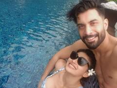 સૂરજે પત્ની મૌની રોય સાથે શેર કરી હોટ તસવીરો