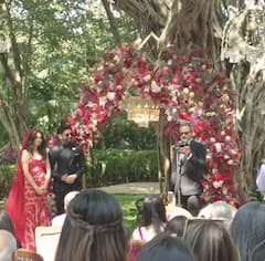 Farhan Shibani Wedding: ফারহান-শিবানীর বিয়ের প্রথম ছবি, বর-কনে সাজে কেমন লাগছে দুই তারকাকে?