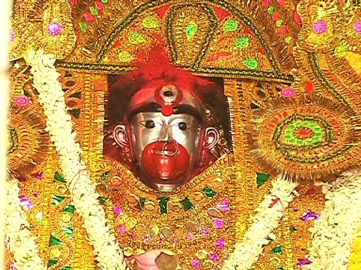 তিনি একজটা ও নীলসরস্বতী নামেও পূজিতা হন৷ শনিবার মা তারার মন্দিরে ভক্ত সমাগম হয় বিস্তর। দেবী মা-কে পুজো দিলে মনোকামনা পূর্ণ হয় বলে ভক্ত মনে গভীর বিশ্বাস।