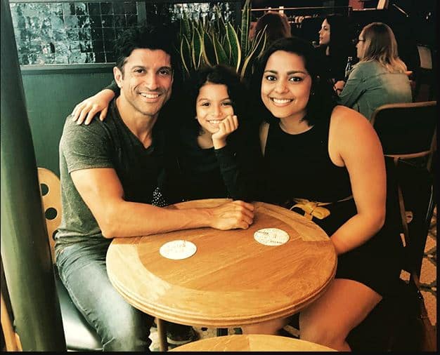 Farhan Akhtar Wedding : Farhan Akhtar daughters from first marriage shakya and akira different from star kids ਦੂਜਾ ਵਿਆਹ ਕਰਾਉਣ ਜਾ ਰਹੇ ਫਰਹਾਨ ਅਖਤਰ ਦੀਆਂ ਦੋ ਬੇਟੀਆਂ ਨੇ ਬਾਕੀ ਸਟਾਰ ਕਿਡਜ਼ ਤੋਂ ਇੱਕ ਦਮ ਹਟਕੇ, ਸਟਾਈਲ 'ਚ ਦਿੰਦੀਆਂ ਨੇ ਸਟਾਰਜ਼ ਨੂੰ ਮਾਤ