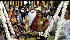 Shiv Jayanti : झुलवा पाळणा बाळ शिवाजीचा; शिवरायांच्या जन्मोत्सवानिमित्त शिवनेरीवर उत्साह, पाहा खास फोटो