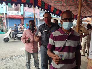 TN Local Body Election 2022: நகர்ப்புற உள்ளாட்சித் தேர்தல்.. சேலம் மாவட்டத்தில் 695 பதவிகளுக்கான தேர்தல் வாக்குப்பதிவு தொடங்கியது.