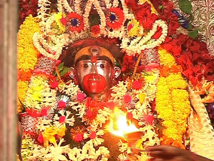 এছাড়া এখানে তন্ত্র অনুসারে ব্রহ্মের সাধনা করা হয়৷ দ্বিতীয় মহাবিদ্যায় তারার রূপ কল্পনাও অপূর্ব
