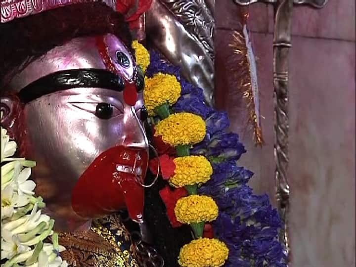 তারাপীঠ মহাশ্মশানে দূর দূরান্ত থেকে ভিড় করেন তন্ত্রসাধকররা। তাঁদের দেখতে ভিড় করেন ভক্তরা।