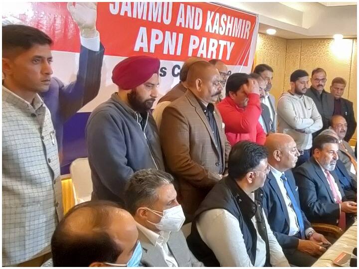 Jammu and Kashmir: Ruckus over the report of the Delimitation Commission, its party said - the report is not in the interest of the country ANN Jammu Kashmir: परिसीमन आयोग की रिपोर्ट पर बवाल, अपनी पार्टी ने लगाया आयोग पर लगाया Dixon Plan लागू करने के आरोप