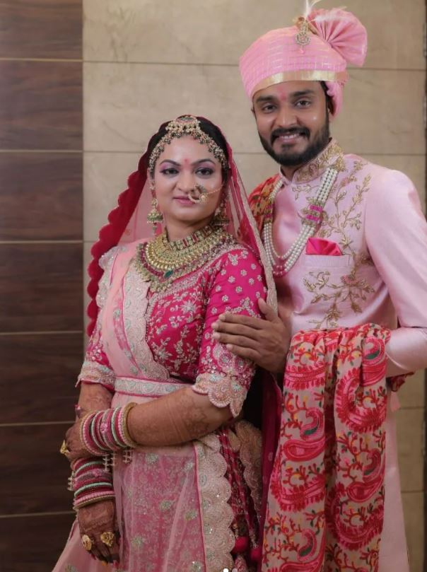 Alpa Patel wedding Photos:  ગુજરાતી સિંગર અલ્પા પટેલે કર્યા લગ્ન, જુઓ શાનદાર તસવીરો
