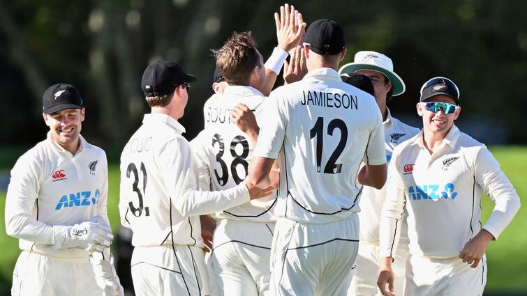 Tim Southee five-for wraps up clinical innings win as South Africa unravel again NZ vs SA: ২ ইনিংসেই কিউয়ি বোলারদের দাপট, প্রথম টেস্টে ইনিংসে হার দক্ষিণ আফ্রিকার