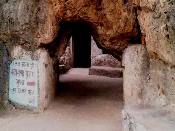मायरा की गुफा उदयपुर शहर से करीब 40 किलोमीटर दूर गोगुन्दा तहसील के पास है. ये किसी भूल भुलैया से कम नहीं है और यहां जाना भी आसान नहीं है.