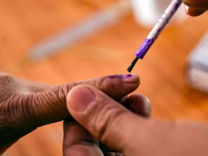 Re-polling started in 7 polling stations in 5 wards in the urban local elections. Local Body Election:  சென்னையில் 2 வார்டு.. மொத்தம் 7 வார்டு.. தொடங்கியது மறுவாக்குப்பதிவு!