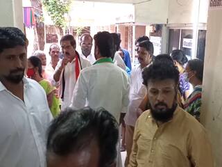 TN local body election 2022 voting | வாக்குப்பதிவு மையத்தில் வாக்கு சேகரித்த திமுகவினர் - அதிமுக, நாம் தமிழர் பாஜகவினர் வாக்குவாதம்