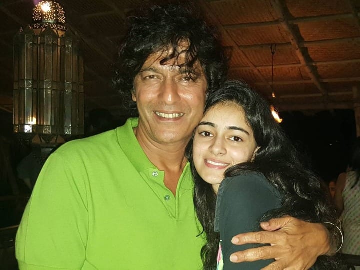 Choreographer farah khan got angry on actor chunky pandey and his daughter ananya pandey 'તું તારી દીકરીનું જો પહેલા' કહીને ચંકી પાંડેને જાહેરમાં ખખડાવી નાંખ્યો આ સેલેબ્સે, જાણો શું છે મામલો.........