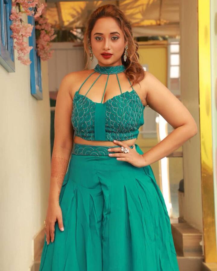 रानी चटर्जी ने अपनी फोटो को कुछ देर पहले ही शेयर की है. इतनी देर में ही हजारों लाइक्स मिल चुके हैं. इसी से अंदाजा लगा सकते हैं कि फैंस उनकी फोटो को कितना पसंद कर रहे हैं.