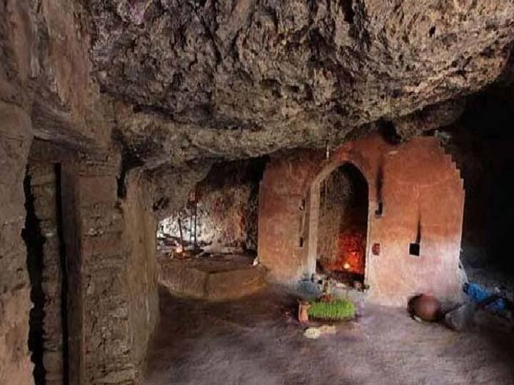 वीर प्रताप ने महल छोड़कर इस गुफा में अपना शस्त्रागार बनाया था और यहीं युद्ध की रणनीति बनाई थी.
