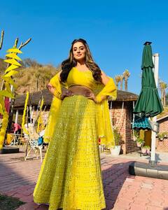 Akshara Singh Photos: येलो लहंगे में भोजपुरी एक्ट्रेस Akshara Singh ने दिए कातिलाना पोज, तस्वीरें देखकर आप भी बन जाएंगे फैन