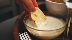 বাড়িতে কীভাবে খুব সহজেই ডিম ছাড়া মেয়োনিজ তৈরি করবেন?