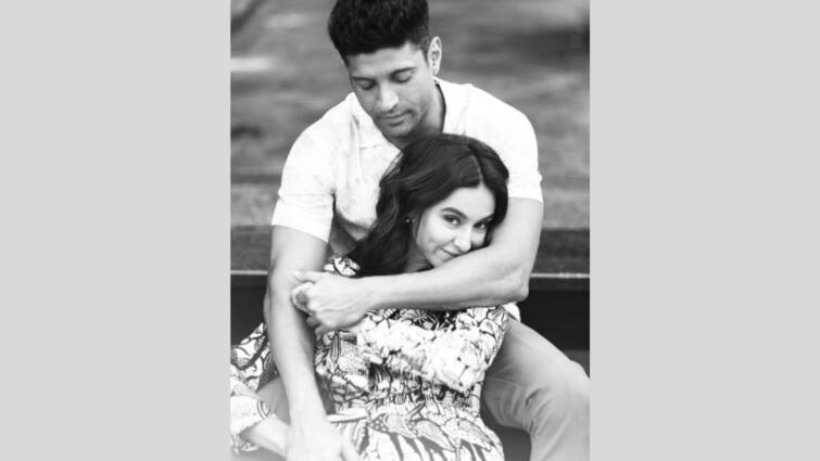 Farhan akhtar and shibani dandekar love story, know in details Farhan Shibani Wedding: কবে শিবানী ডান্ডেকরের সঙ্গে সম্পর্ক শুরু হয় ফারহান আখতারের?