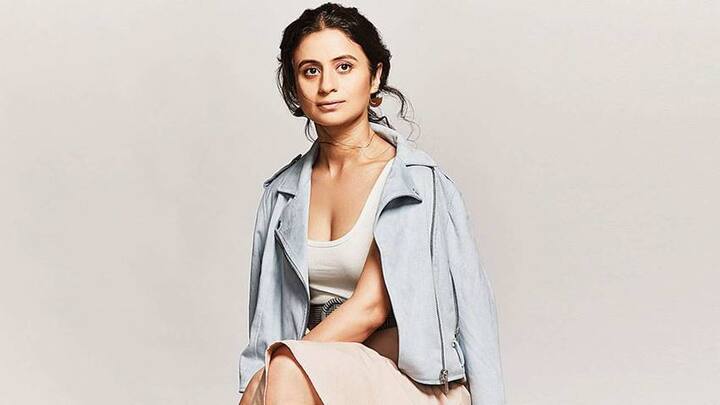 रसिका दुग्गल आज ओटीटी का बड़ा नाम बन चुकी हैं. हालांकि उन्होंने अपने एक्टिंग करियर की शुरुआत बॉलीवुड से की थी. लेकिन बॉलीवुड में उन्हें कछ खास रोल ऑफर नहीं हुए. ओटीटी पर मिर्जापुर जैसी वेब सीरीज में रसिका अपना दम दिखा चुकी हैं.