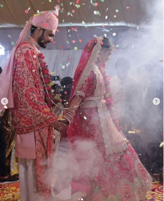 Alpa Patel wedding Photos:  ગુજરાતી સિંગર અલ્પા પટેલે કર્યા લગ્ન, જુઓ શાનદાર તસવીરો