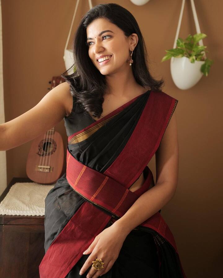 நீர் போகும் வழியோடு தான் போகும் என் சேலை