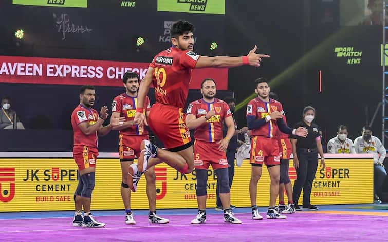 Pro Kabaddi: Telugu Titans को हराकर सेमीफाइनल में पहुंची Dabang Delhi, हार की वजह से पलटन की राह मुश्किल