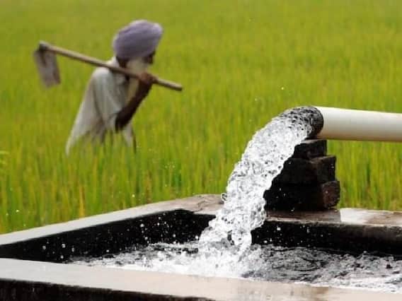 Government Schemes: खेतों में पानी की समस्या को दूर करने के लिए किसान उठाएं इस सरकारी योजना का लाभ, जानें प्रोसेस Government Schemes: खेतों में पानी की समस्या को दूर करने के लिए किसान उठाएं इस सरकारी योजना का लाभ, जानें प्रोसेस