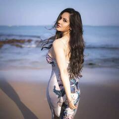 TV पर मां पार्वती का किरदार निभाने वाली Puja Banerjee हैं असल जिंदगी में बेहद हसीन, अदाएं भी खूब नमकीन