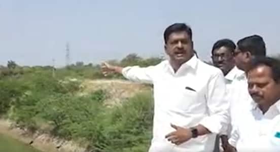 Payyavula keshav visits Handrineeva : పంటపొలాలపై Collector తో మాట్లాడిన Payyavula keshav .