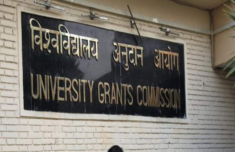 4-year UG degree courses, UGC revises rules for PhD admission UGC कडून चार वर्षांचा नवा पदवी अभ्यासक्रम तर पीएचडी अभ्यासक्रमातही सुधारणा होणार