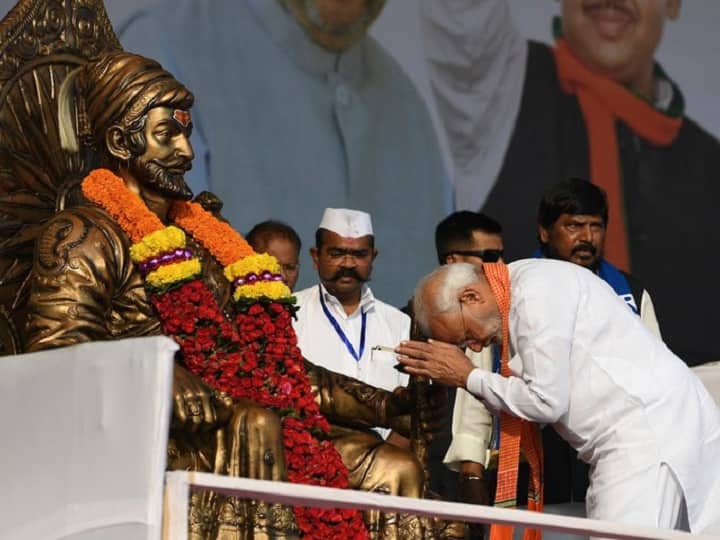 PM Modi & Other Leaders Pay Tribute To Chhatrapati Shivaji Maharaj On His Birth Anniversary PM Modi & Other Leaders Pay Tribute To Chhatrapati Shivaji Maharaj On His Birth Anniversary